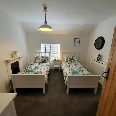 Charming 5-bed In Old Sodbury