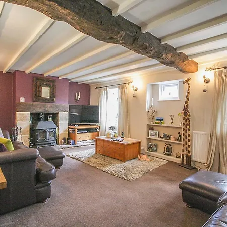 Charming 5-bed In Old Sodbury Bristol