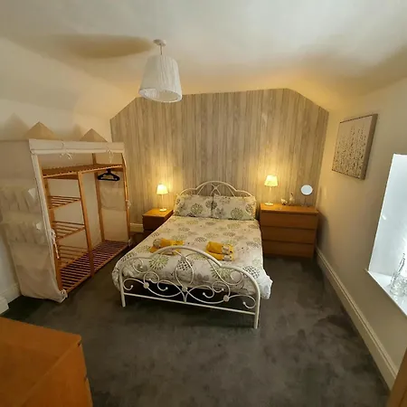 Charming 5-bed In Old Sodbury Vakantiehuis *