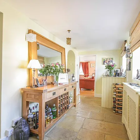 Casa de Férias Charming 5-bed In Old Sodbury Bristol